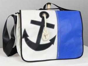 Padded laptop bag